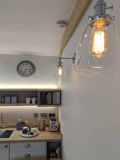 Barley - Cosy Stylish Apartment - Easy Access To Bath And Many Nearby Attractions Box  Ngoại thất bức ảnh